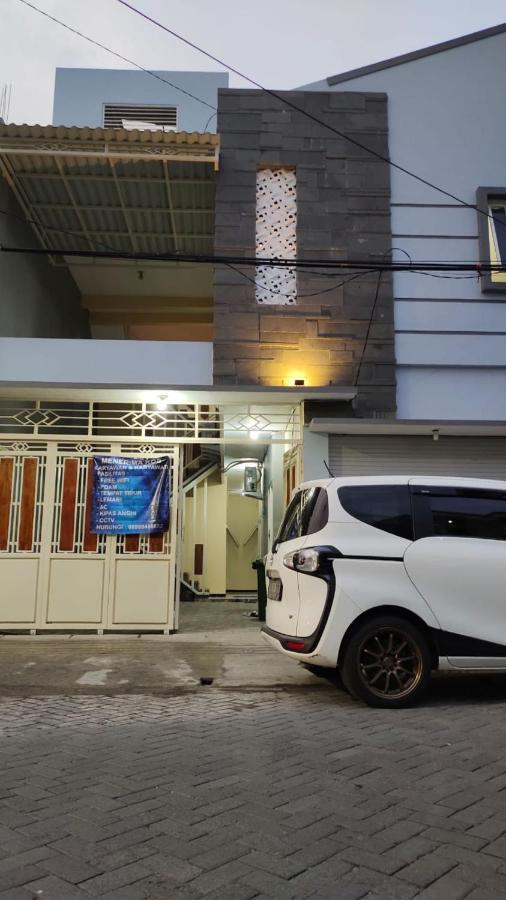 Oyo 91209 Arjuna Syariah Sby 2*